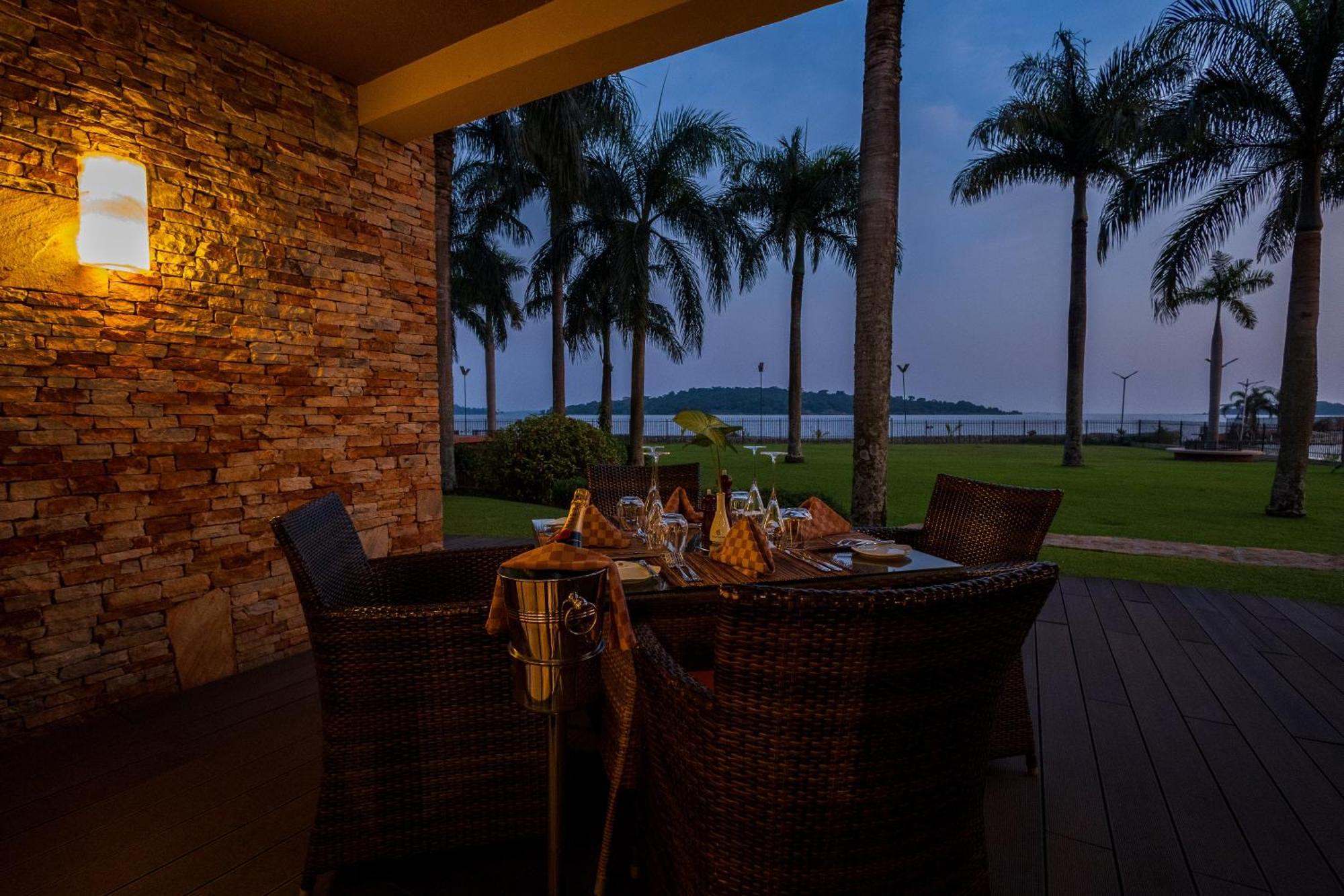 Speke Resort And Conference Center Kampala Extérieur photo
