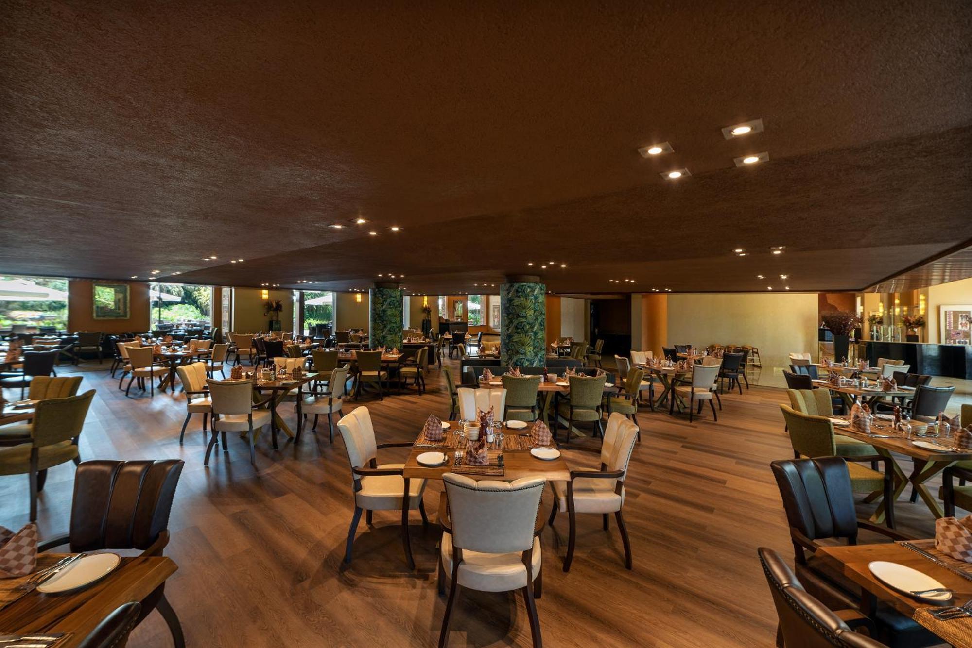 Speke Resort And Conference Center Kampala Extérieur photo